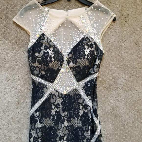 Prom dress! - Picture 3 of 4